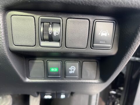 Nissan Qashqai 1.3 DIG-T N-CONNECTA DCT AUTOMATIC 24