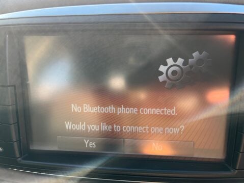 Toyota Yaris VVT-I ICON 18
