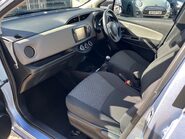Toyota Yaris VVT-I ICON 12