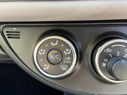 Toyota Yaris VVT-I ICON 17