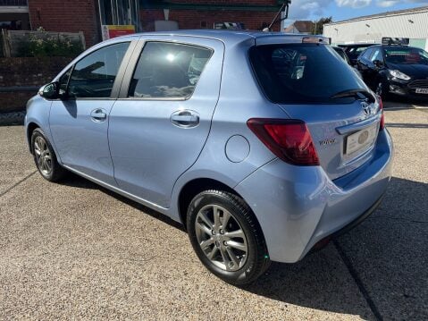 Toyota Yaris VVT-I ICON 11