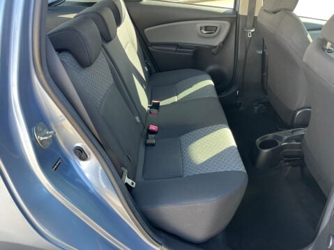 Toyota Yaris VVT-I ICON 7