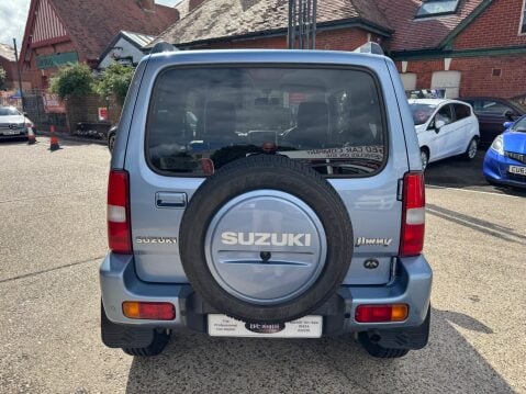 Suzuki Jimny SZ4 5