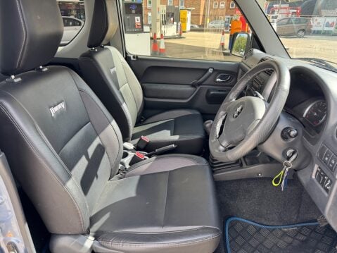 Suzuki Jimny SZ4 3