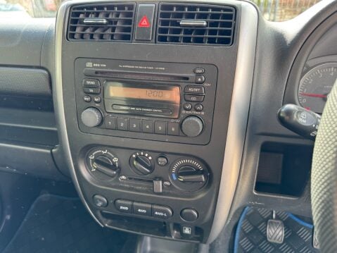 Suzuki Jimny SZ4 13