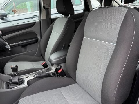 Ford Focus ZETEC 11