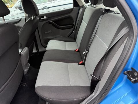 Ford Focus ZETEC 12