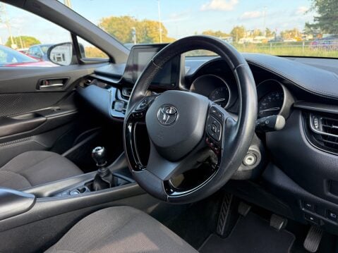 Toyota C-HR ICON 10