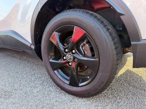 Toyota C-HR ICON 8