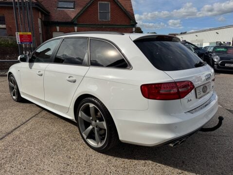 Audi A4 AVANT 2.0 TDI QUATTRO BLACK EDITION S/S 7