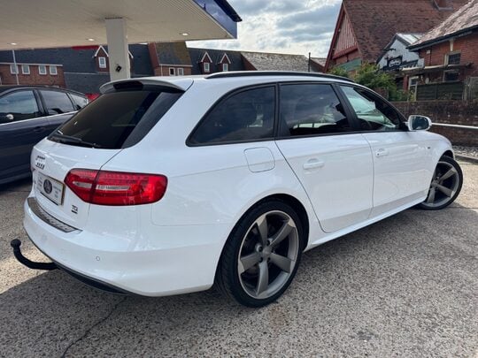 Audi A4 AVANT 2.0 TDI QUATTRO BLACK EDITION S/S