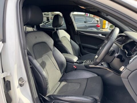 Audi A4 AVANT 2.0 TDI QUATTRO BLACK EDITION S/S 3