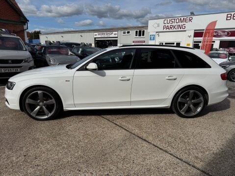 Audi A4 AVANT 2.0 TDI QUATTRO BLACK EDITION S/S 5