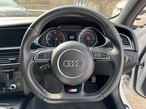 Audi A4 AVANT 2.0 TDI QUATTRO BLACK EDITION S/S 12