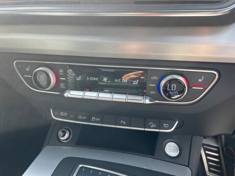 Audi Q5 2.0 TDI QUATTRO S LINE S TRONIC 28