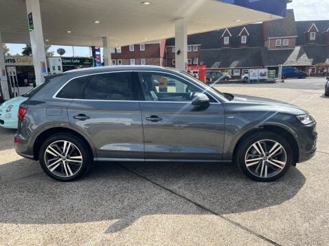 Audi Q5 2.0 TDI QUATTRO S LINE S TRONIC 9