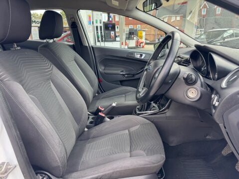 Ford Fiesta ZETEC 3