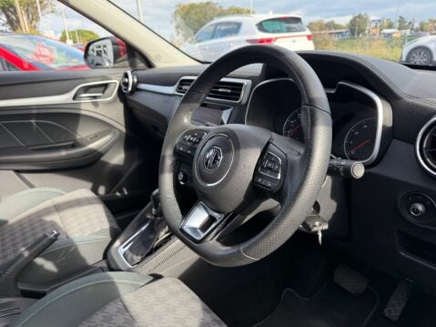 MG ZS EXCITE 9