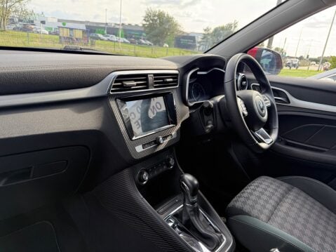 MG ZS EXCITE 8