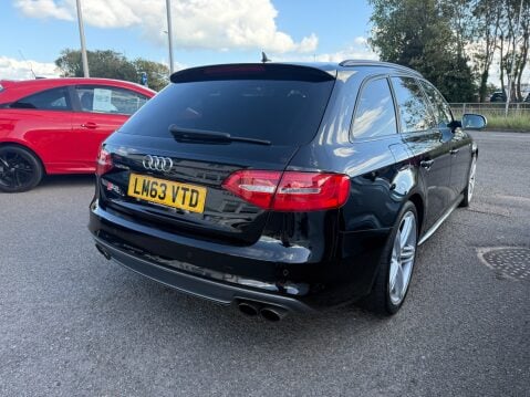 Audi A4 S4 AVANT QUATTRO BLACK EDITION 5