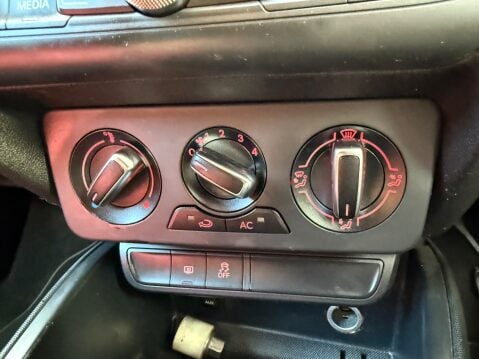 Audi A1 TDI S LINE 19