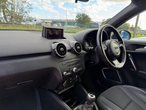 Audi A1 TDI S LINE 9