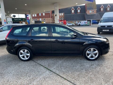 Ford Focus 1.6 ZETEC ESTATE 8