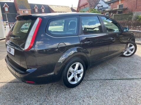 Ford Focus 1.6 ZETEC ESTATE 2