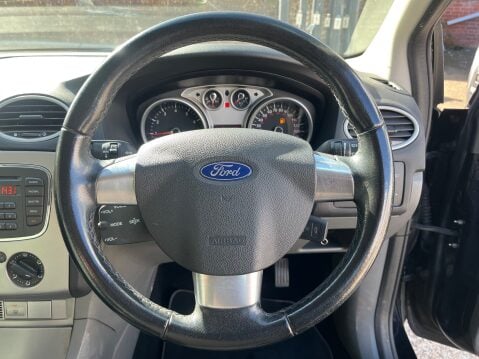 Ford Focus 1.6 ZETEC ESTATE 13
