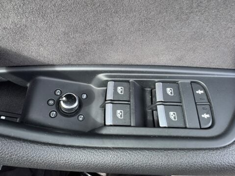 Audi A4 AVANT TFSI BLACK EDITION MHEV 27