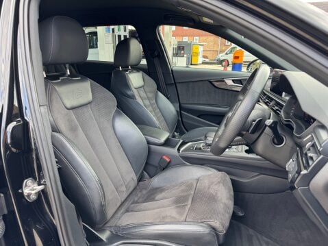 Audi A4 AVANT TFSI BLACK EDITION MHEV 3