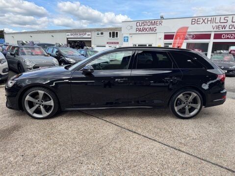 Audi A4 AVANT TFSI BLACK EDITION MHEV 5