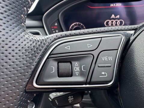 Audi A4 AVANT TFSI BLACK EDITION MHEV 14