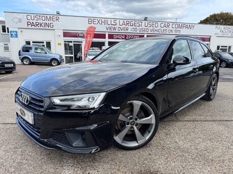 Audi A4 AVANT TFSI BLACK EDITION MHEV