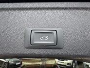 Audi A4 AVANT TFSI BLACK EDITION MHEV 8