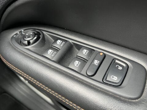 Jeep Compass 1.6 MULTIJET II LIMITED 29