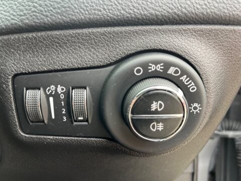 Jeep Compass 1.6 MULTIJET II LIMITED 23
