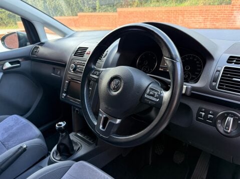 Volkswagen Touran SPORT TDI BLUEMOTION TECH 7 SEATER 9