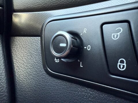 Volkswagen Touran SPORT TDI BLUEMOTION TECH 7 SEATER 23