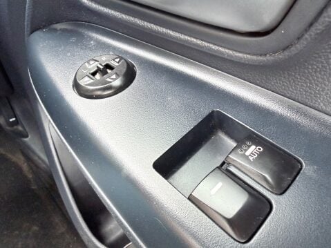 Kia Rio 1 HATCHBACK 18