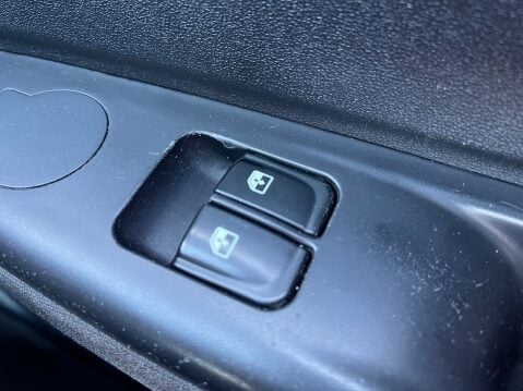 Hyundai i20 1.2 CLASSIC 13