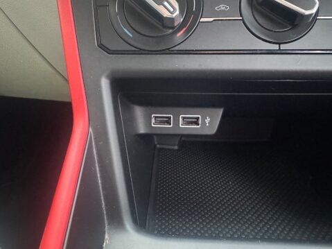 Volkswagen Polo 1.0 TSI BEATS DSG AUTOMATIC 18