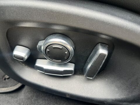 Jaguar XF 3.0D V6 S AUTOMATIC 33