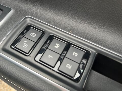 Jaguar XF 3.0D V6 S AUTOMATIC 31