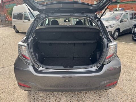 Toyota Yaris 1.33 VVT-I ICON PLUS 8