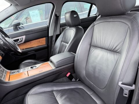Jaguar XF V6 LUXURY AUTOMATIC 11
