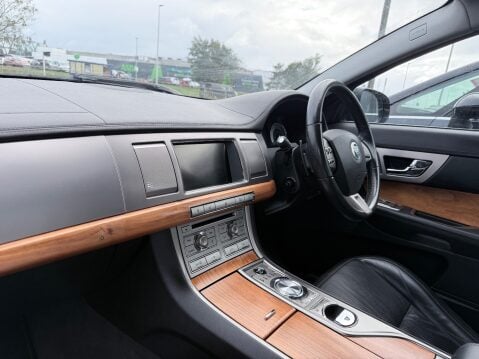 Jaguar XF V6 LUXURY AUTOMATIC 9