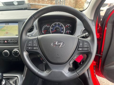 Hyundai i10 1.0 PLAY 13