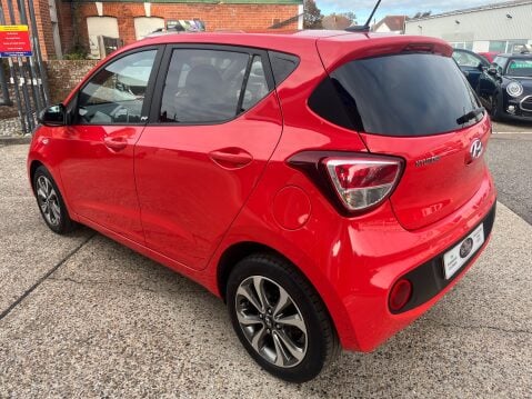 Hyundai i10 1.0 PLAY 11