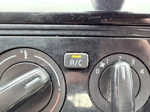 Volkswagen Up 1.0 MOVE UP GARMIN EDITION 15